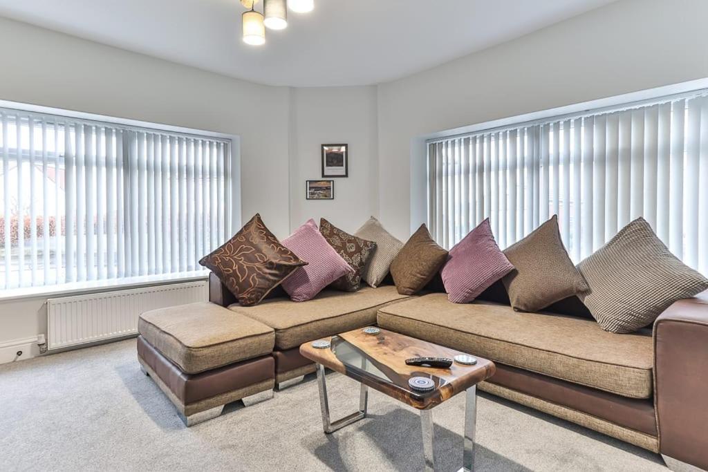 Luxury Spacious Pad With Games Room Sheffield Exterior foto